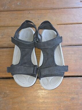 Keen Women's Black and Gray Open-Toe Adjustable Sandals